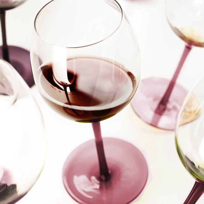 Przechylone Kieliszki do Wina