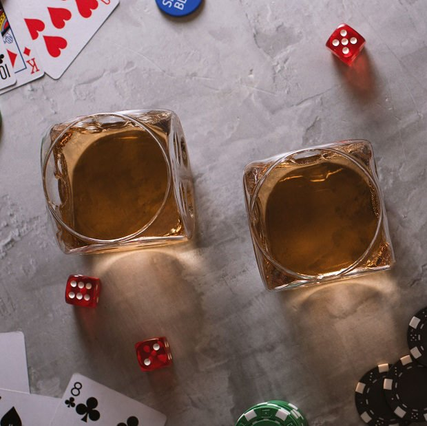 Szklanki Kości do Gry